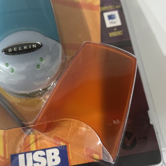 Belkin Pocket Hub USB Connector Up to 4 Devices Portable Builtin Cable Year 2001 - Picture 10 of 13